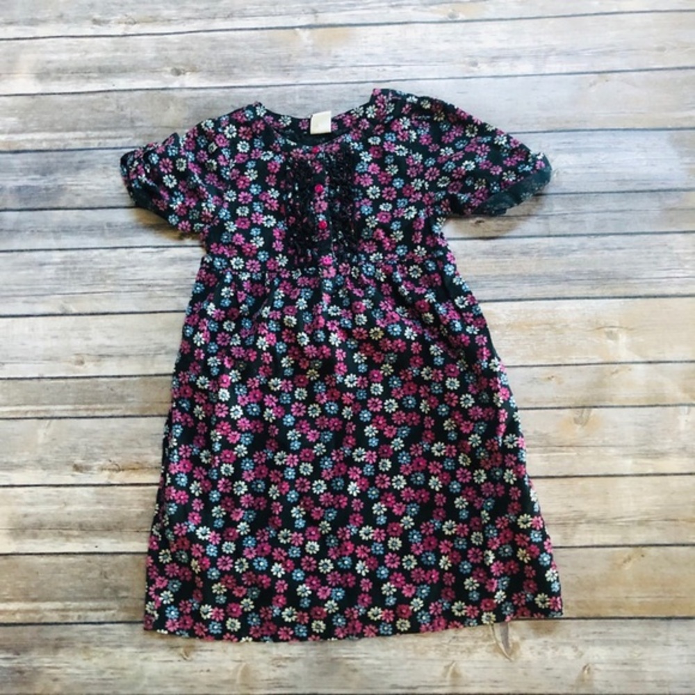 Girls cute floral shirt sleeve dress! Size 5T